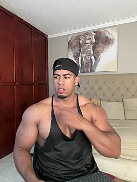 Snapshot of Trevor_vinc chatting on April 5, 1:19 pm Trevor vinc online show from April 5, 1:19 pm