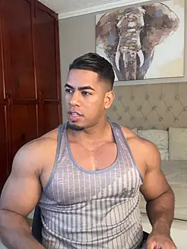 Snapshot of Trevor_vinc chatting on April 28, 1:27 pm Trevor vinc online show from April 28, 1:27 pm