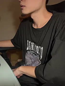 CalvinHY online show from June 23, 4:27 pm