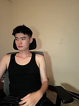 CalvinHY online show from July 31, 8:19 pm
