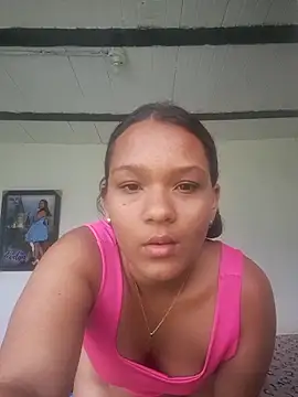Snapshot of sofia-larson chatting on April 20, 3:59 pm sofia-larson online show from April 20, 3:59 pm