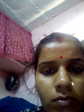 Snapshot of Raveena0990 chatting on May 16, 3:25 am Raveena0990 online show from May 16, 3:25 am