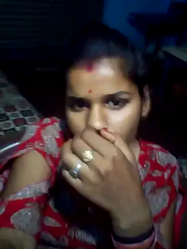 Snapshot of Raveena0990 chatting on May 20, 2:45 pm Raveena0990 online show from May 20, 2:45 pm
