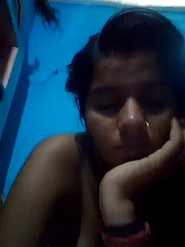 Snapshot of Raveena0990 chatting on May 21, 2:51 am Raveena0990 online show from May 21, 2:51 am