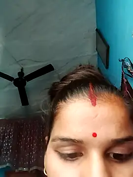 Snapshot of Raveena0990 chatting on May 25, 7:47 am Raveena0990 online show from May 25, 7:47 am