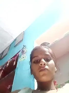 Snapshot of Raveena0990 chatting on May 28, 4:26 pm Raveena0990 online show from May 28, 4:26 pm