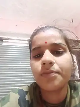Snapshot of Raveena0990 chatting on May 29, 8:40 pm Raveena0990 online show from May 29, 8:40 pm