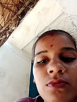 Snapshot of Raveena0990 chatting on May 30, 9:50 am Raveena0990 online show from May 30, 9:50 am