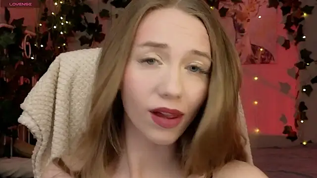 Snapshot of TonyRaymon chatting on April 18, 12:42 pm TonyRaymon online show from April 18, 12:42 pm