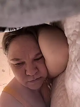 Snapshot of _Yourpussy_ chatting on March 29, 8:47 am Yourpussy online show from March 29, 8:47 am