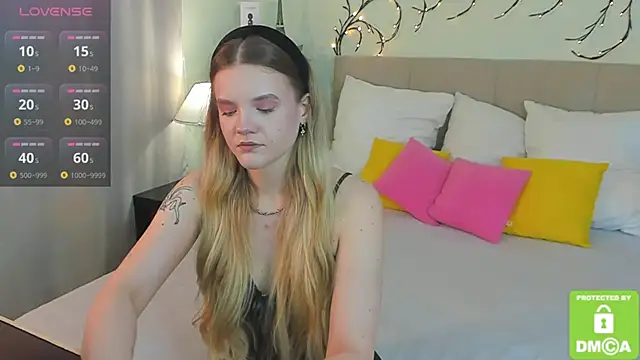 Snapshot of Emma_peach chatting on June 6, 7:57 am Emma peach online show from June 6, 7:57 am