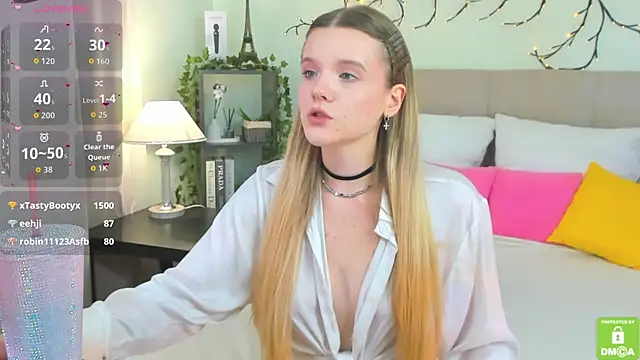 Snapshot of Emma_peach chatting on August 9, 7:57 am Emma peach online show from August 9, 7:57 am