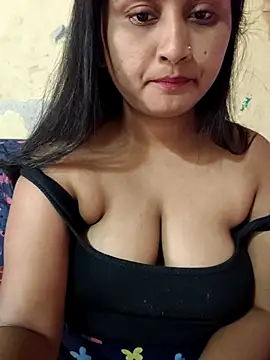 Snapshot of Tridha_2 chatting on June 6, 8:52 am Tridha 2 online show from June 6, 8:52 am
