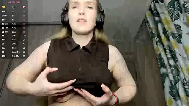 DenitaSpace online show from April 29, 2:43 pm