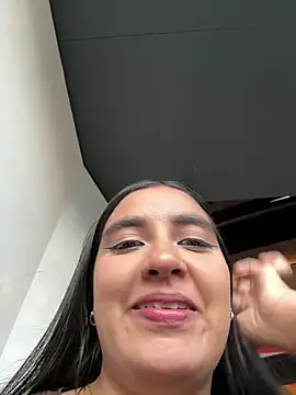 HaileyBiieber online show from April 2, 11:02 pm