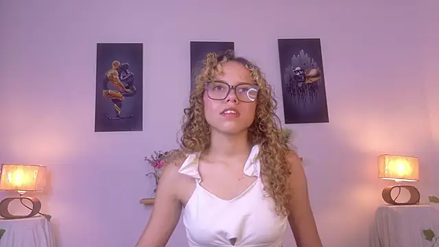 lia valmont 01 online show from June 13, 7:12 pm
