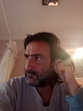 Snapshot of DanTrov79 chatting on May 4, 8:21 am DanTrov79 online show from May 4, 8:21 am