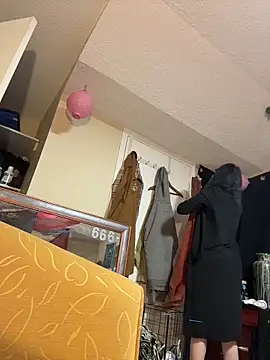 mango-kitty online show from May 10, 5:01 am