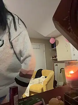 mango-kitty online show from May 10, 6:13 pm