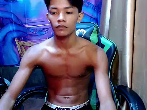 Snapshot of pinoy_lowey18 chatting on March 25, 6:47 pm pinoy lowey18 online show from March 25, 6:47 pm