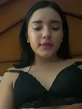 Snapshot of valvam_ chatting on April 11, 8:40 am valvam online show from April 11, 8:40 am