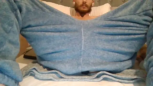 Snapshot of feetlovrr94 chatting on June 20, 9:56 am feetlovrr94 online show from June 20, 9:56 am
