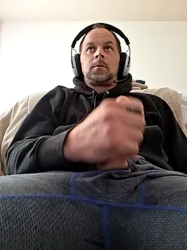 Snapshot of middickstroking chatting on March 29, 10:10 pm middickstroking online show from March 29, 10:10 pm