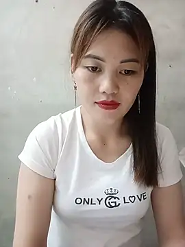 Snapshot of meg_06 chatting on May 25, 2:17 am meg 06 online show from May 25, 2:17 am