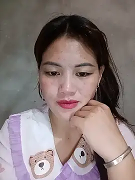 Snapshot of meg_06 chatting on June 19, 1:32 am meg 06 online show from June 19, 1:32 am