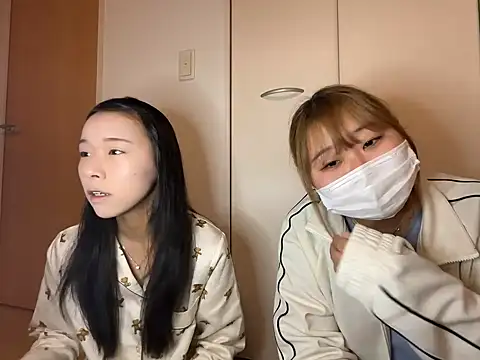 Snapshot of kana1199 chatting on April 22, 2:07 pm kana1199 online show from April 22, 2:07 pm