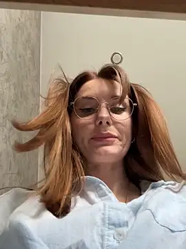 Snapshot of FReyja_44 chatting on May 21, 10:22 am FReyja 44 online show from May 21, 10:22 am