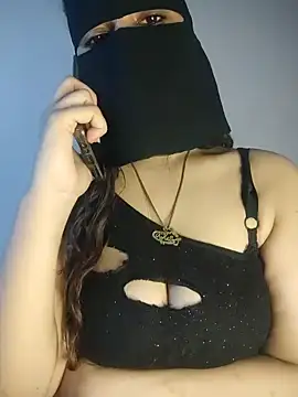 Snapshot of Yasmin_Oh chatting on July 19, 9:07 pm Yasmin Oh online show from July 19, 9:07 pm