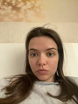 AForbiddenFlower online show from April 9, 5:18 am