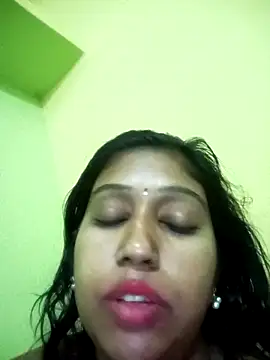 bannerjeesneha20 online show from May 3, 2:23 pm