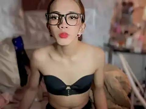 Snapshot of Leijona_Milker chatting on April 8, 10:04 am Leijona Milker online show from April 8, 10:04 am