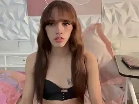 Snapshot of Leijona_Milker chatting on May 7, 12:32 pm Leijona Milker online show from May 7, 12:32 pm