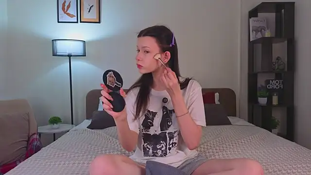 Snapshot of SophiaAltidor chatting on March 31, 1:40 am SophiaAltidor online show from March 31, 1:40 am