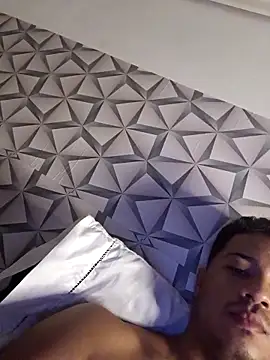 Snapshot of Arthur_Ferraz chatting on March 25, 8:59 pm Arthur Ferraz online show from March 25, 8:59 pm