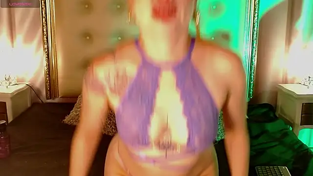 Snapshot of LilithSnoop chatting on March 31, 12:01 am LilithSnoop online show from March 31, 12:01 am