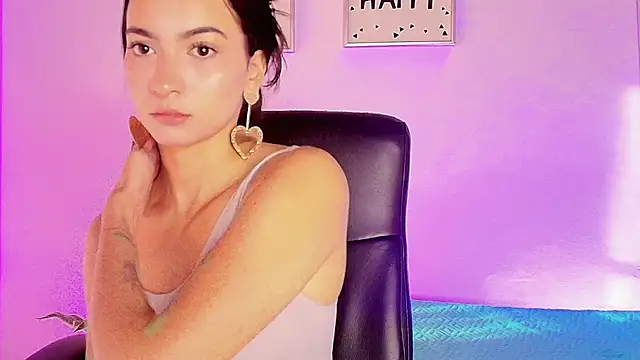 Daphne Rosse online show from July 6, 11:51 am
