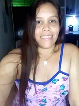 Snapshot of alexandra-queen chatting on April 28, 3:44 am alexandra-queen online show from April 28, 3:44 am