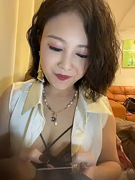 Snapshot of Lola666999 chatting on May 18, 4:13 pm Lola666999 online show from May 18, 4:13 pm