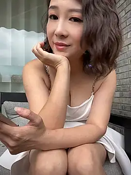 Snapshot of Lola666999 chatting on June 28, 5:57 am Lola666999 online show from June 28, 5:57 am