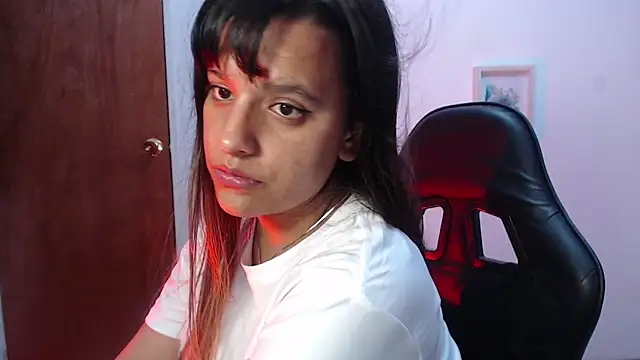 Ivvy Bloom online show from May 13, 2:53 am
