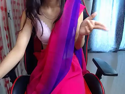 Snapshot of Sweety_piyu chatting on April 9, 5:18 am Sweety piyu online show from April 9, 5:18 am