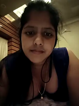 Snapshot of Aditi_sarkar chatting on April 18, 12:20 pm Aditi sarkar online show from April 18, 12:20 pm