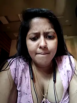 Snapshot of Aditi_sarkar chatting on May 2, 10:31 am Aditi sarkar online show from May 2, 10:31 am