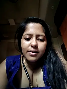 Snapshot of Aditi_sarkar chatting on May 7, 11:48 am Aditi sarkar online show from May 7, 11:48 am