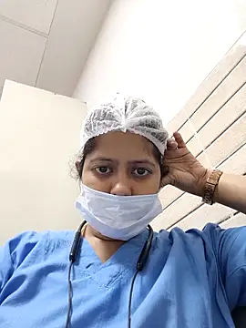 Snapshot of Aditi_sarkar chatting on May 16, 6:32 am Aditi sarkar online show from May 16, 6:32 am