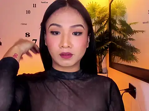 Snapshot of urasianhotfucker chatting on March 27, 11:26 pm urasianhotfucker online show from March 27, 11:26 pm